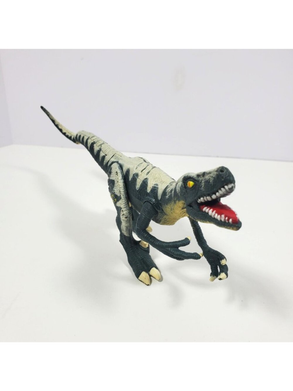 Velociraptor Cyclops Dinosaur Jurassic Park 1997 UCS Amblin - Picture 10 of 16